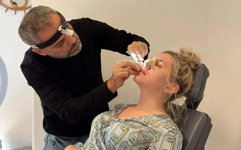 فرایند قرار دادن و برداشتن تامپون‌ها