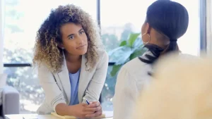 نکات گوش دادن فعال برای بهبود ارتباطات