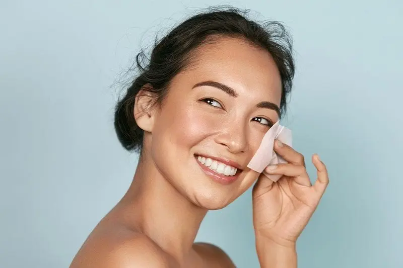 چگونه میزان براقی پوست را کاهش دهیم؟