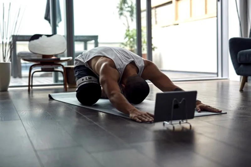 هر روز ۱۰ دقیقه تمرین کششی انجام دهید