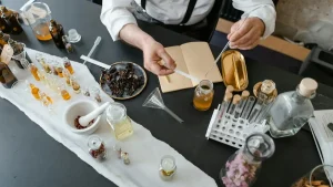 چگونه با روغن‌های مخصوص عطر بسازیم: روش آسان خانگی