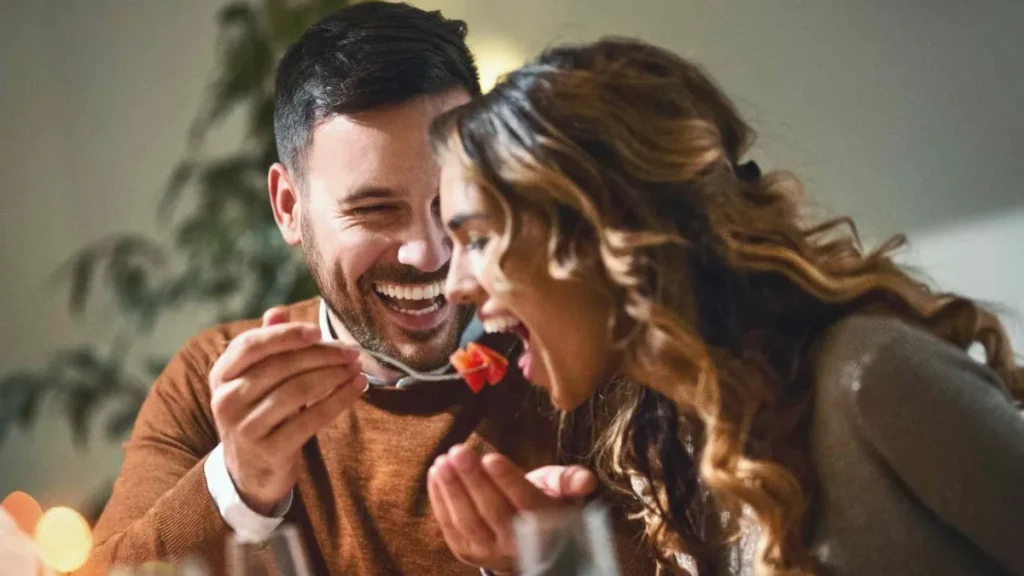 چگونه صمیمیت عاطفی را در روابط بسازیم و حفظ کنیم؟