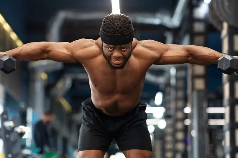 3.فلای با دمبل (Dumbbell Flyes)