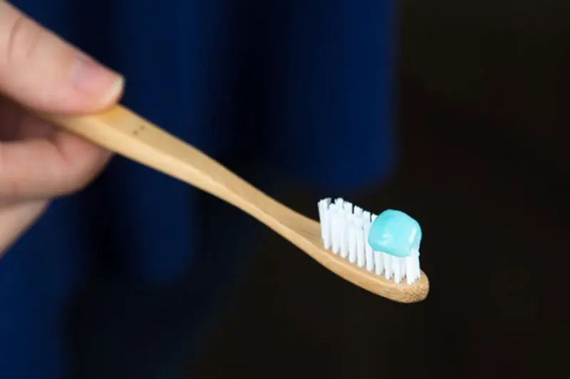 خطرات استفاده زیاد از خمیر دندان