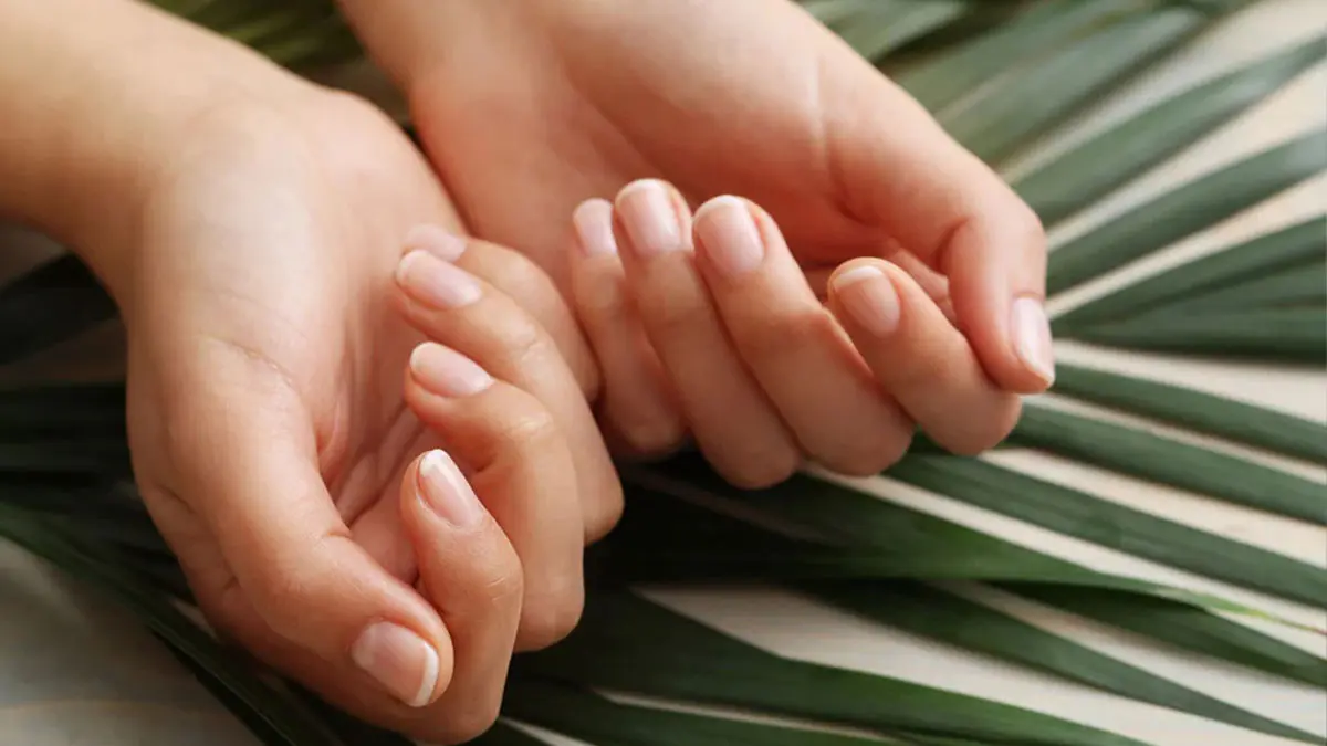 بهترین روغن برای تقویت ناخن