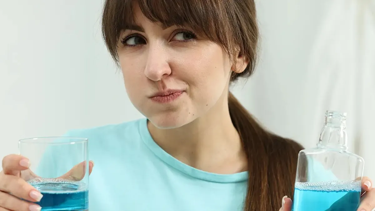 عوارض مصرف زیاد دهانشویه بر دندانها