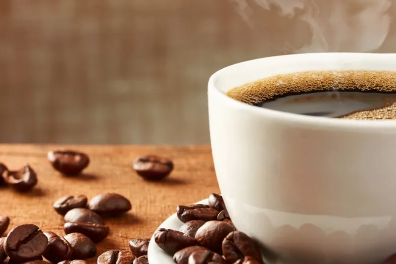 کافئین و خواب: چه اتفاقی می‌افتد؟