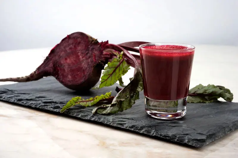 9. اسموتی چغندر و زنجبیل