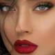 آرایش رژ لب قرمز