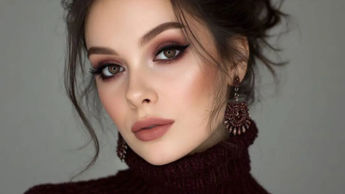 راهنمای کامل ست کردن آرایش با لباس