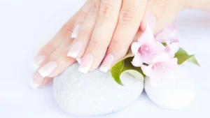 راهنمای جامع ساخت ناخن مصنوعی در خانه