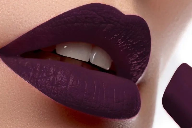 2. بنفش تیره، انتخابی مدرن و جذاب