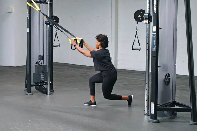 Curtsy Lunge با TRX