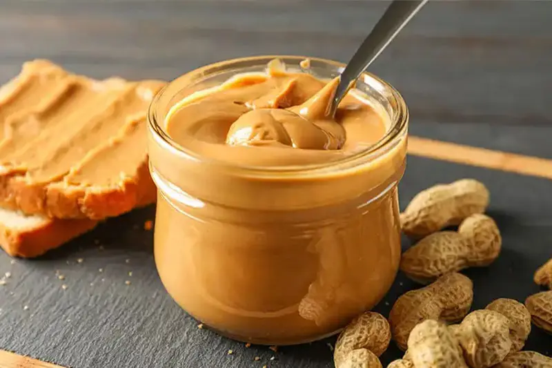 1. کره بادامزمینی: چربی سالم بیشتر از پروتئین