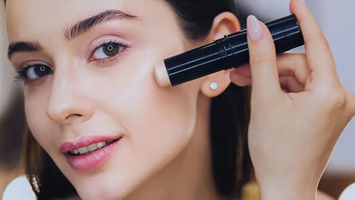 ۶ ترفند طلایی برای اینکه کانسیلر زیر چشم جمع نشود!