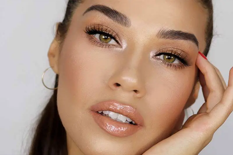 مرحله هفتم: رژ لب