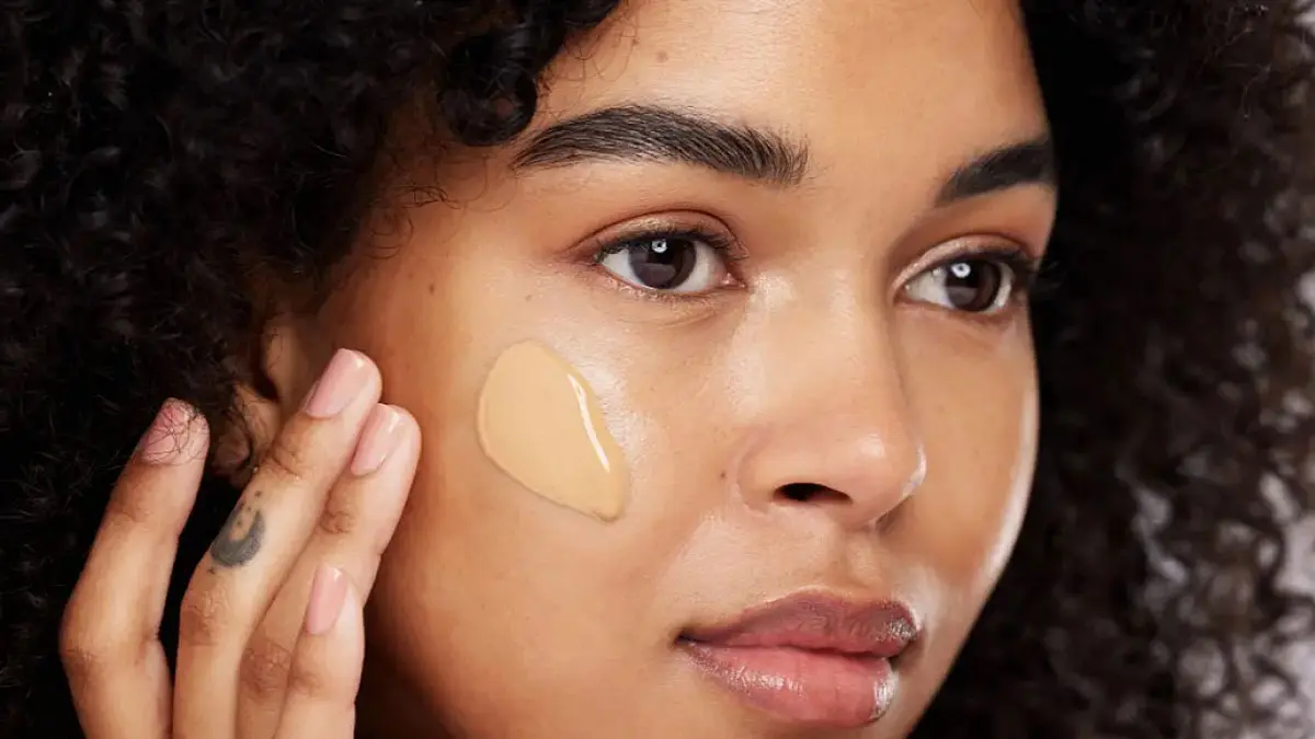 - چگونه کاور کرم پودر را بالا ببریم؟ 1