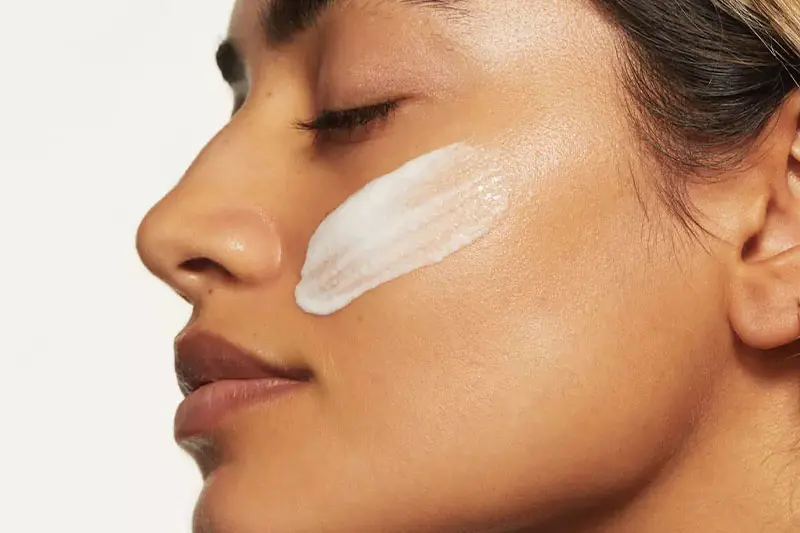 - ضد آفتاب فاقد چربی برای پوستهای چرب 3