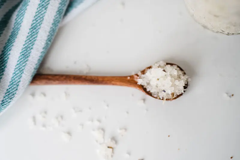 اسکراب نمک و آب ولرم