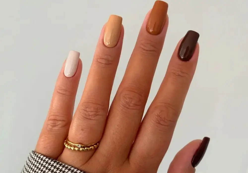 - طرح ناخن قهوه ای 26