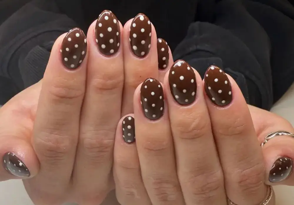 - طرح ناخن قهوه ای 10