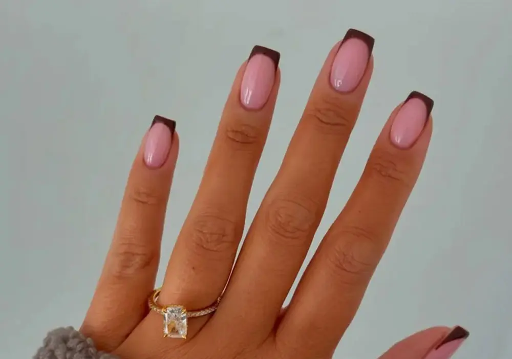 - طرح ناخن قهوه ای 17