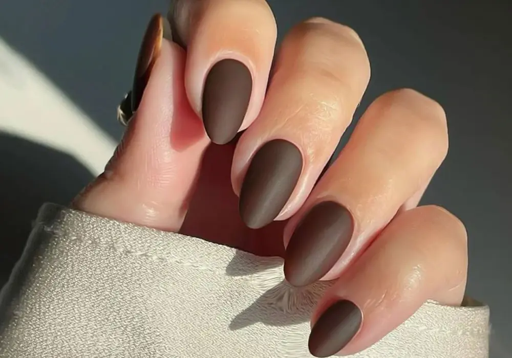 - طرح ناخن قهوه ای 1