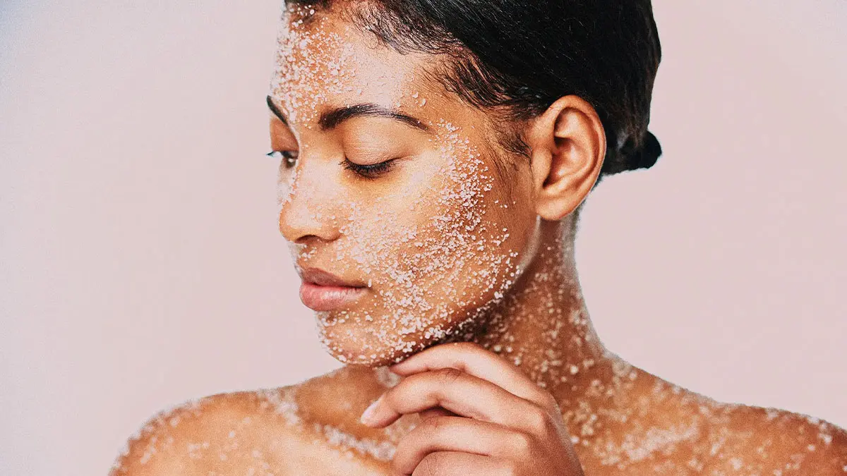 ۴ مورد از پرفروش ترین اسکراب های پوست | معرفی بهترین لایه بردارهای ۱۴۰۴