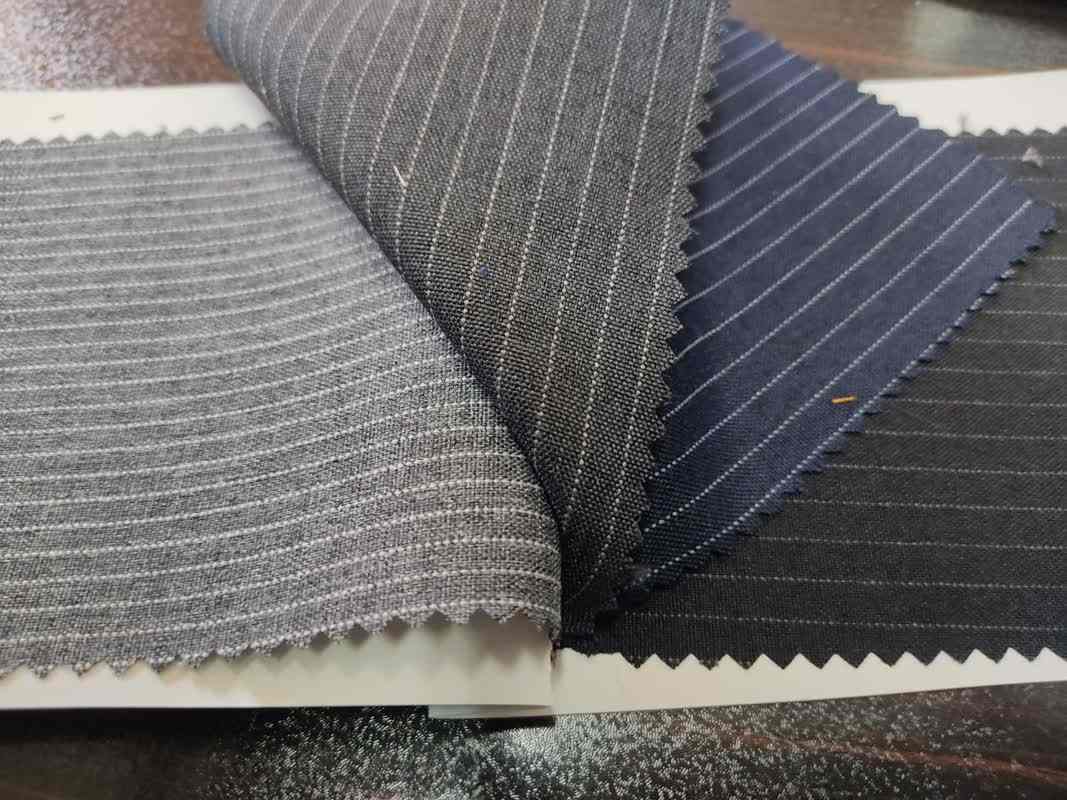 - پارچه های مناسب اسکراب و روپوش پزشکی مردانه و زنانه 6