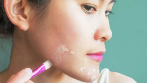 پوشاندن جای جوش با آرایش